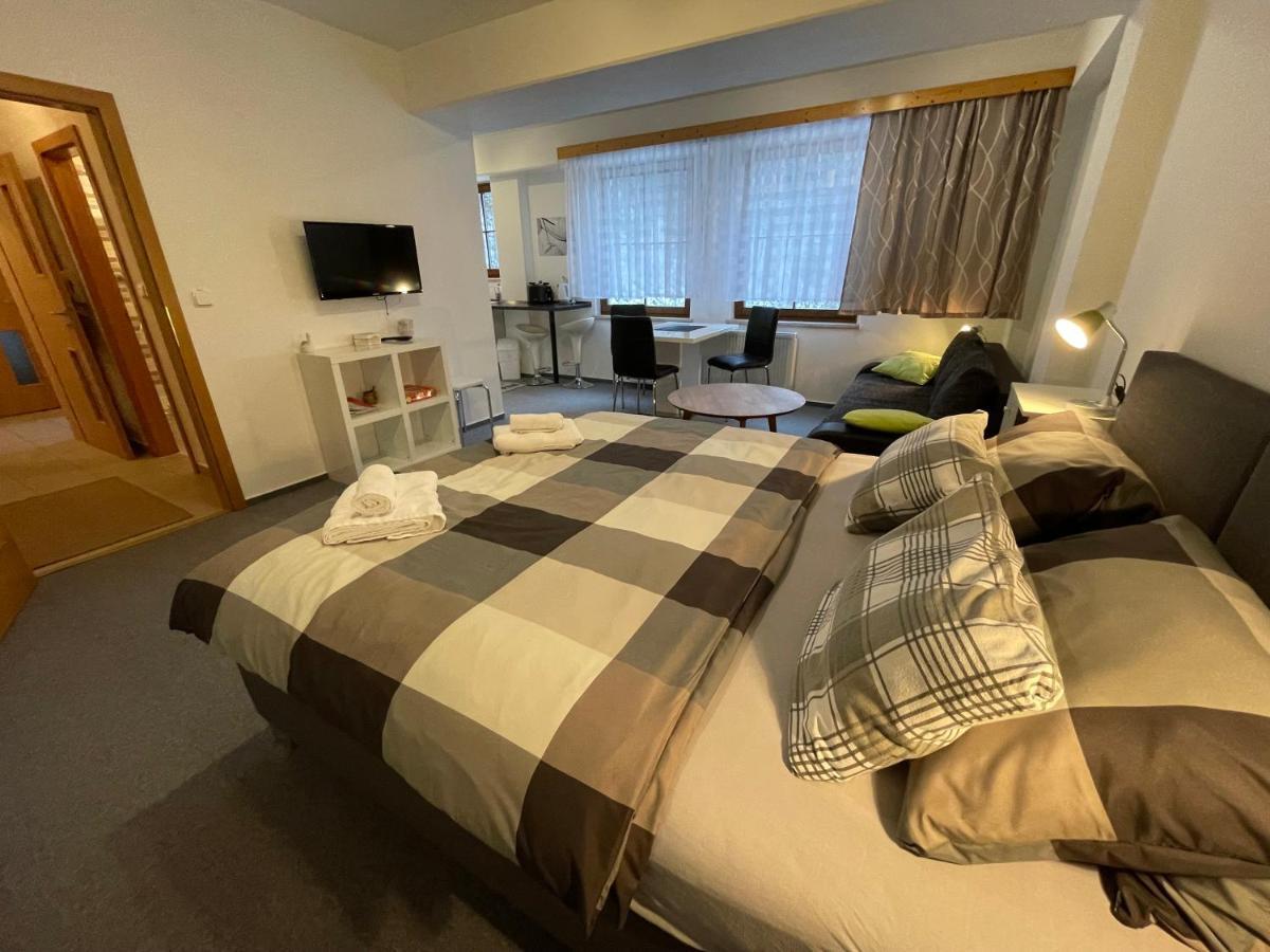 Apartmany U Posty Яхимів Екстер'єр фото