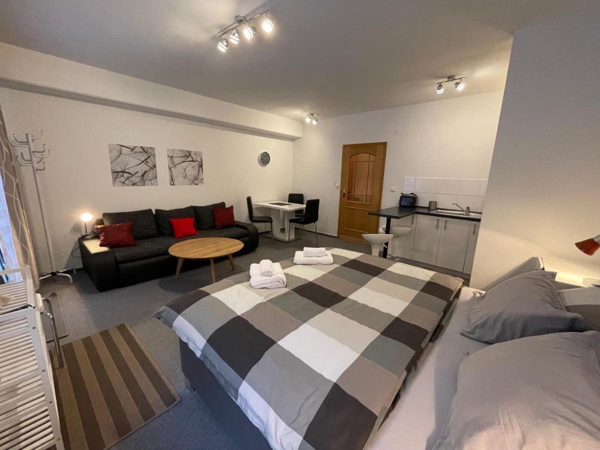 Apartmany U Posty Яхимів Екстер'єр фото