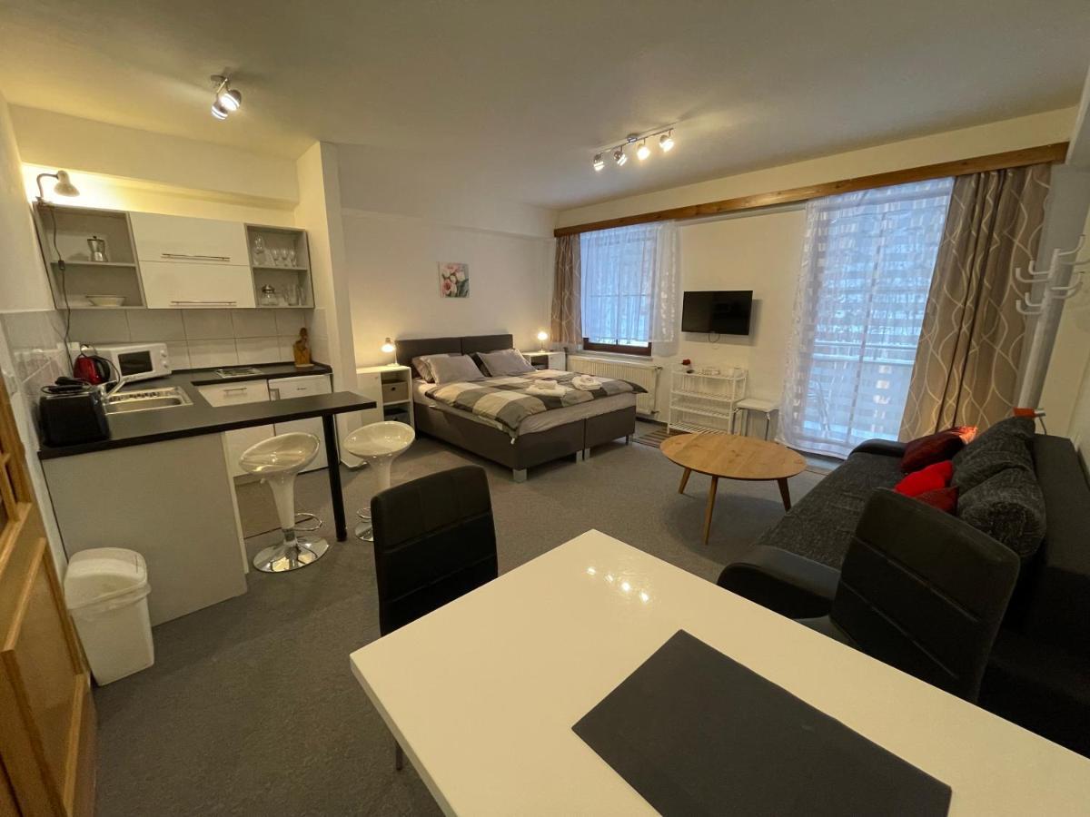 Apartmany U Posty Яхимів Екстер'єр фото