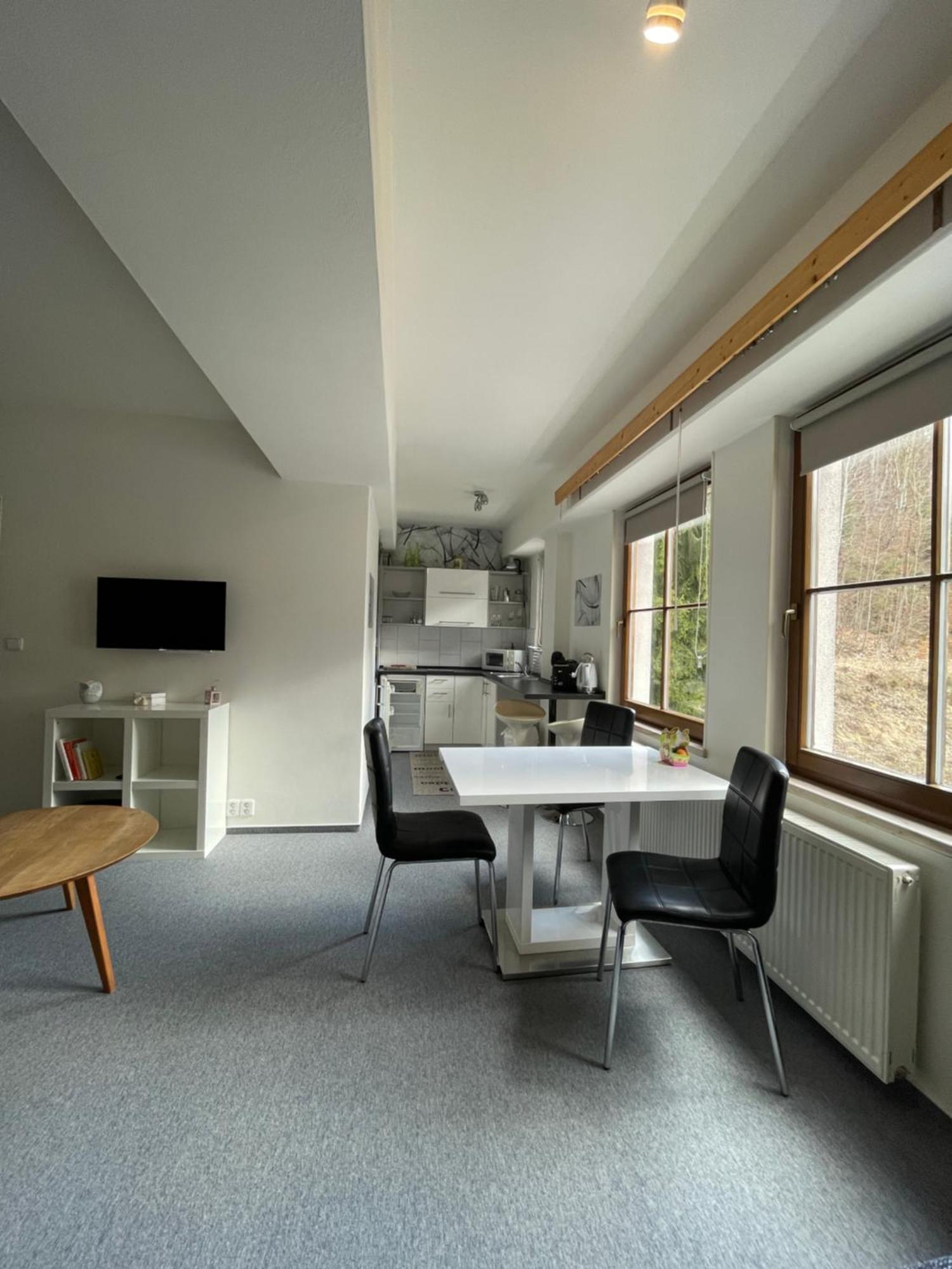 Apartmany U Posty Яхимів Екстер'єр фото